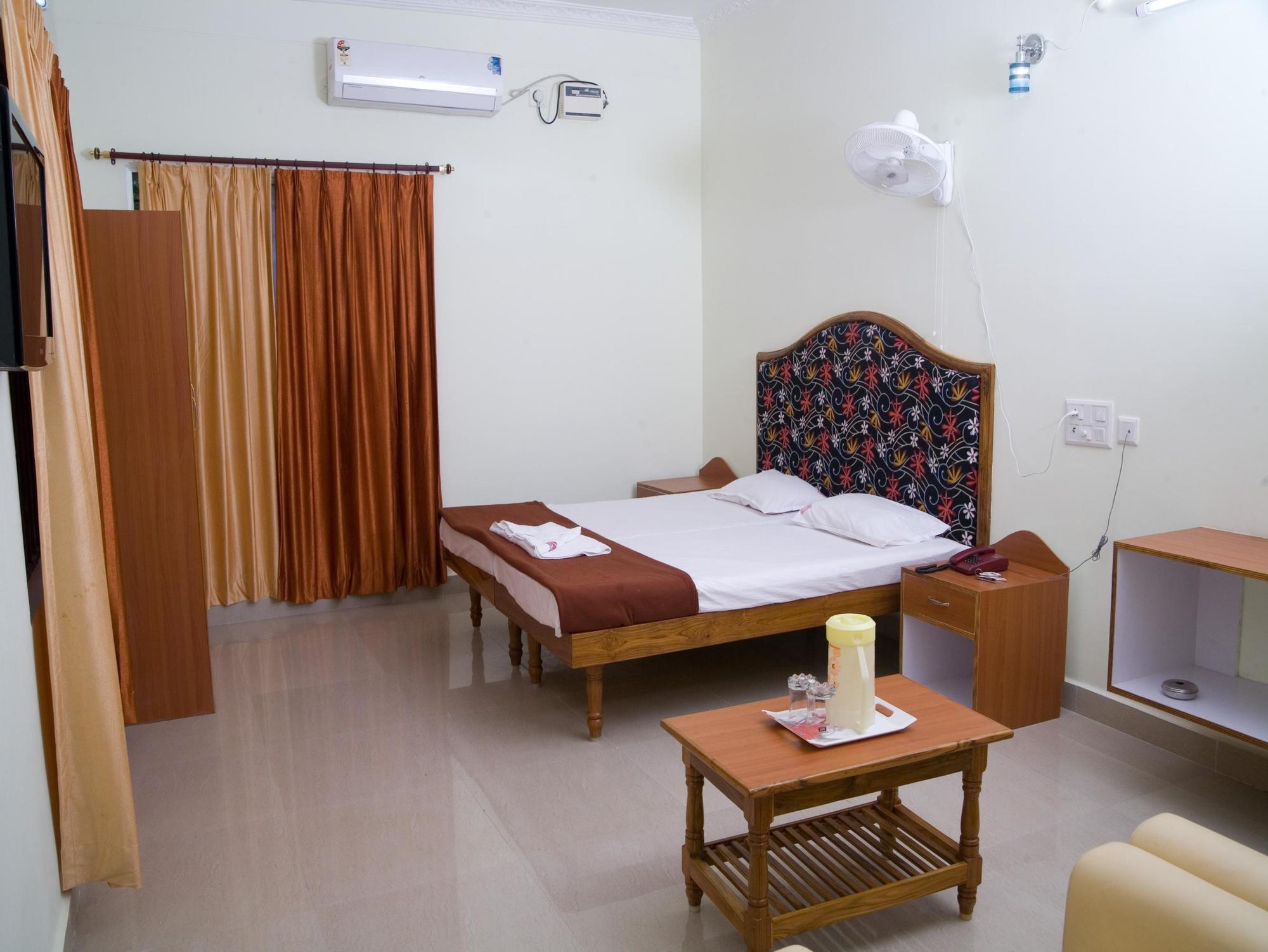 Vihas Inn Tirupati Exterior photo